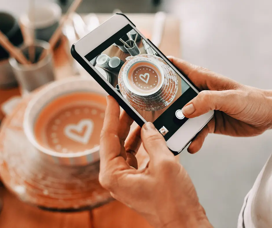Ustvarjanje Instagram vsebin za družbena omrežja z mobilnim telefonom